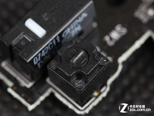 深度拆解 Razer那伽梵蛇2012版游戏鼠标