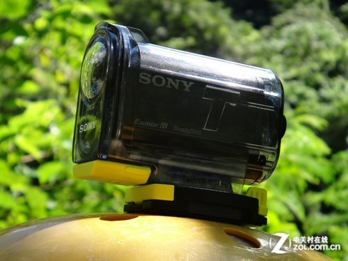 解放双手随意拍索尼as15记录溯溪体验