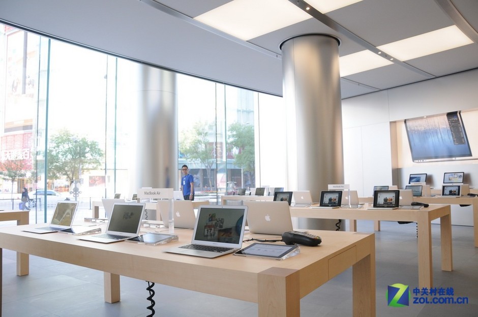 探秘:亚洲最大苹果直营店落户王府井