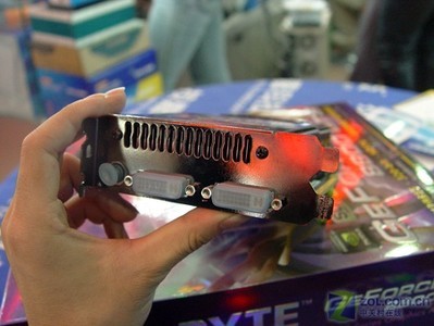 Geforce 8800GTSԿӿ